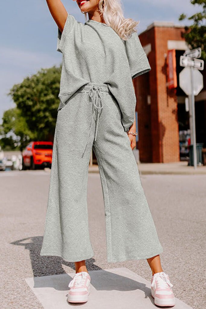 Gray Textured Loose Fit T Shirt and Drawstring Pants Set Gray Textured Loose Fit T Shirt and Drawstring Pants Set