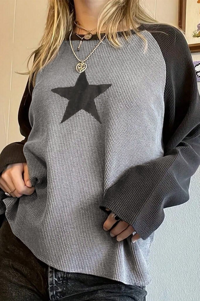 High Waffle Knit Colorblock Star Patch Graphic Raglan Top High Waffle Knit Colorblock Star Patch Graphic Raglan Top