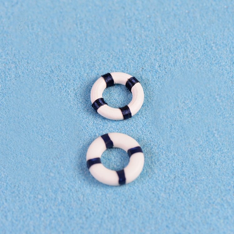 2 PCS Mini Lifebuoy Beach Seaside Model Material 2 PCS Mini Lifebuoy Beach Seaside Model Material