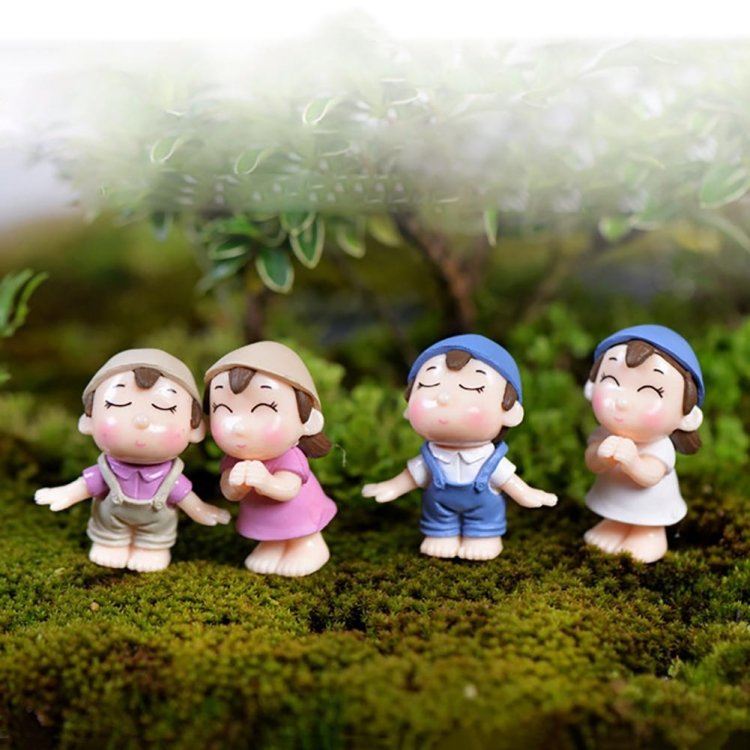 4 PCS Boys and Girls Micro Landscape Ornaments Toy House Decorations, Random Style Delivery 4 PCS Boys and Girls Micro Landscape Ornaments Toy House Decorations, Random Style Delivery