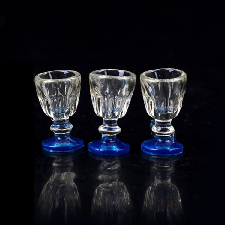 3 PCS Mini Transparent Goblet Glasses Beer Mug Doll House Model Accessories 3 PCS Mini Transparent Goblet Glasses Beer Mug Doll House Model Accessories