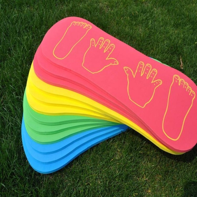 3 PCS Outdoor Sports Sense Training Equipment Foam Hands and Feet Cooperation Board Sports Game Toys for Children, Random Color Delivery 3 PCS Outdoor Sports Sense Training Equipment Foam Hands and Feet Cooperation Board Sports Game Toys for Children, Random Color Delivery